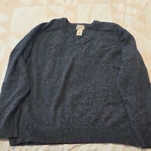 L.L. Bean Men's Dark Charcoal V-Neck Sweater 100% Wool